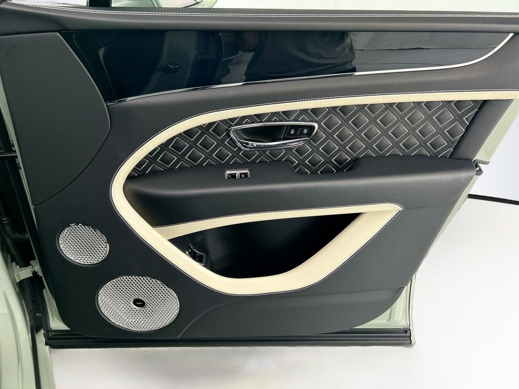 Thumbnail: 2023 Bentley Bentayga - 24
