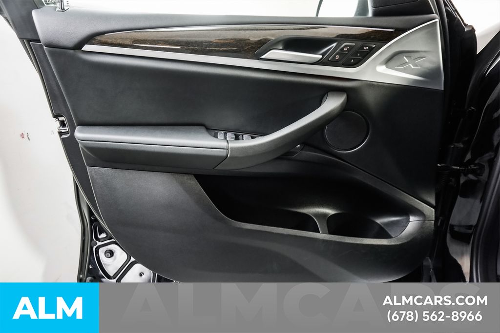 Used 2025 Black BMW xDrive30i image 51