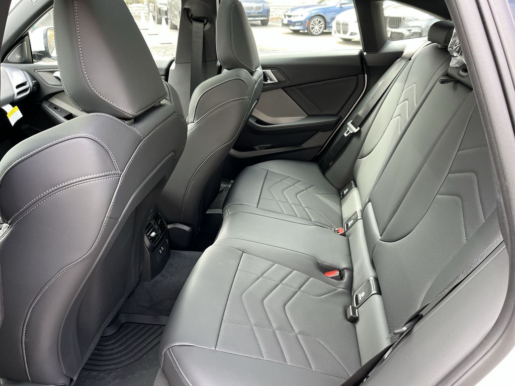 Thumbnail: 2025 BMW 2 Series - 23