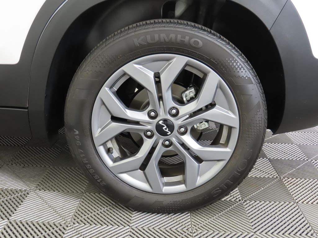 Thumbnail: 2024 Kia Seltos - 32