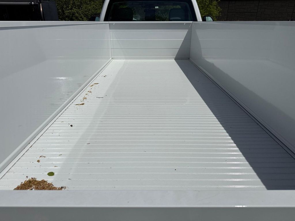 New 2026 Oxford White Ford XL image 5