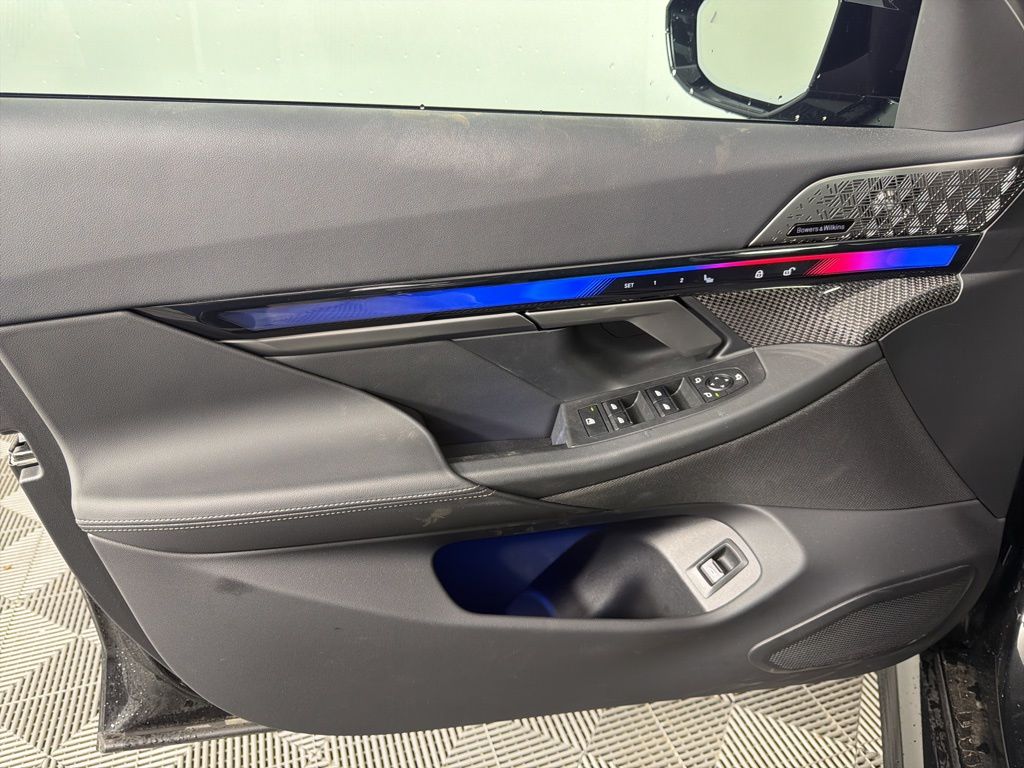 Thumbnail: 2025 BMW M5 - 20