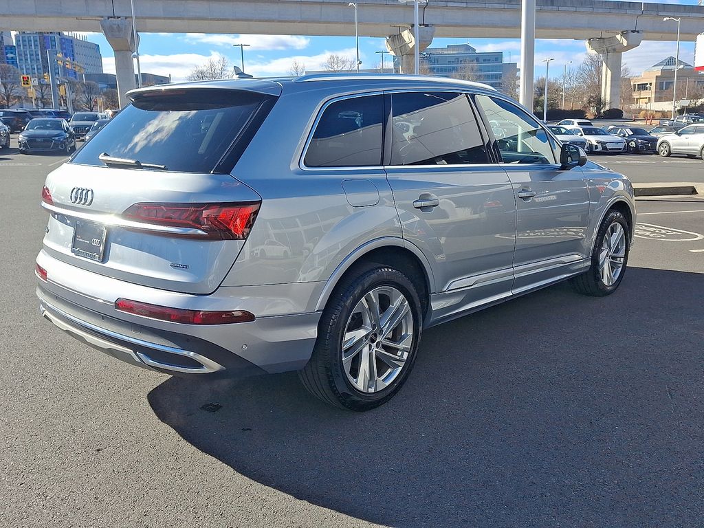 Thumbnail: 2023 Audi Q7 - 4