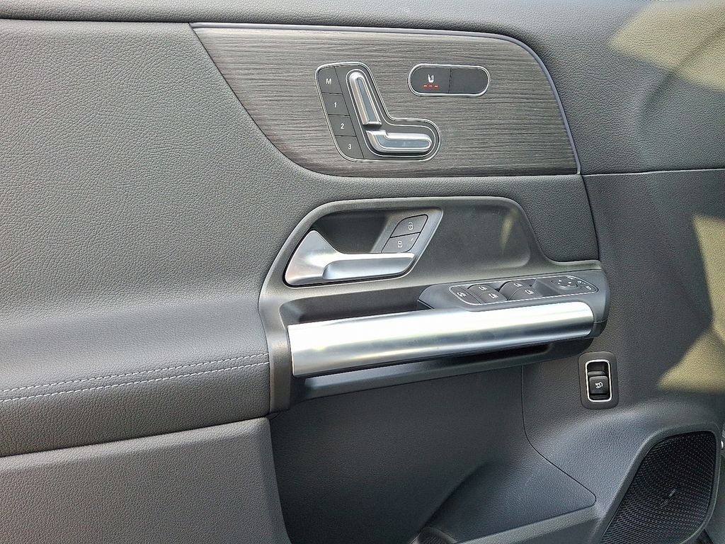 Thumbnail: 2026 Mercedes-Benz GLA - 8