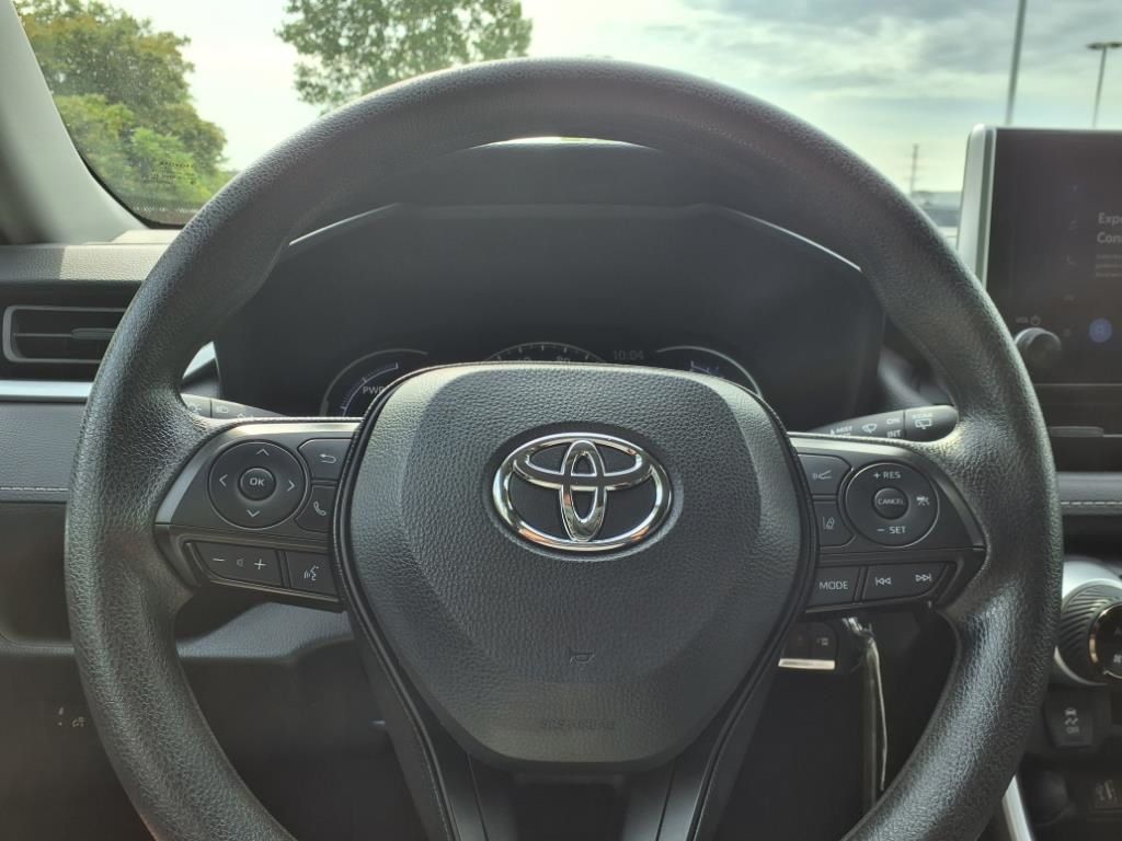 2025 Toyota RAV4 Hybrid LE photo 24