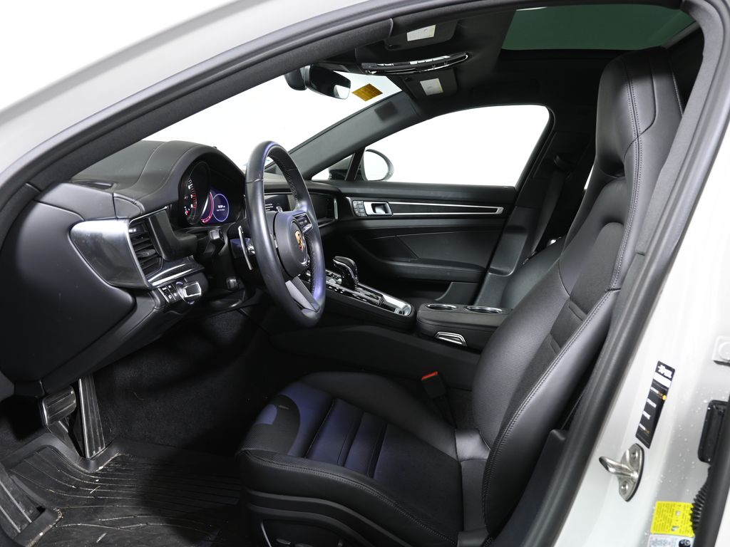 Thumbnail: 2023 Porsche Panamera - 5