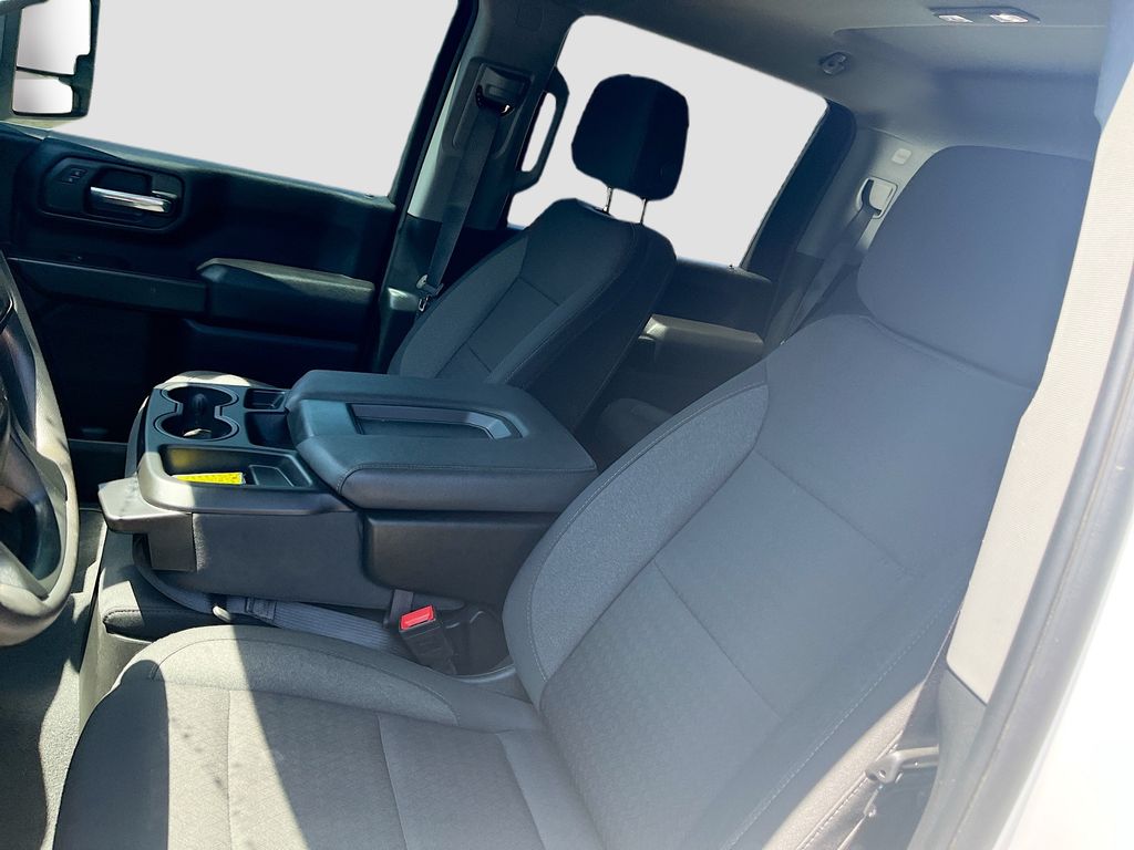 Used 2025 White Chevrolet Custom image 18