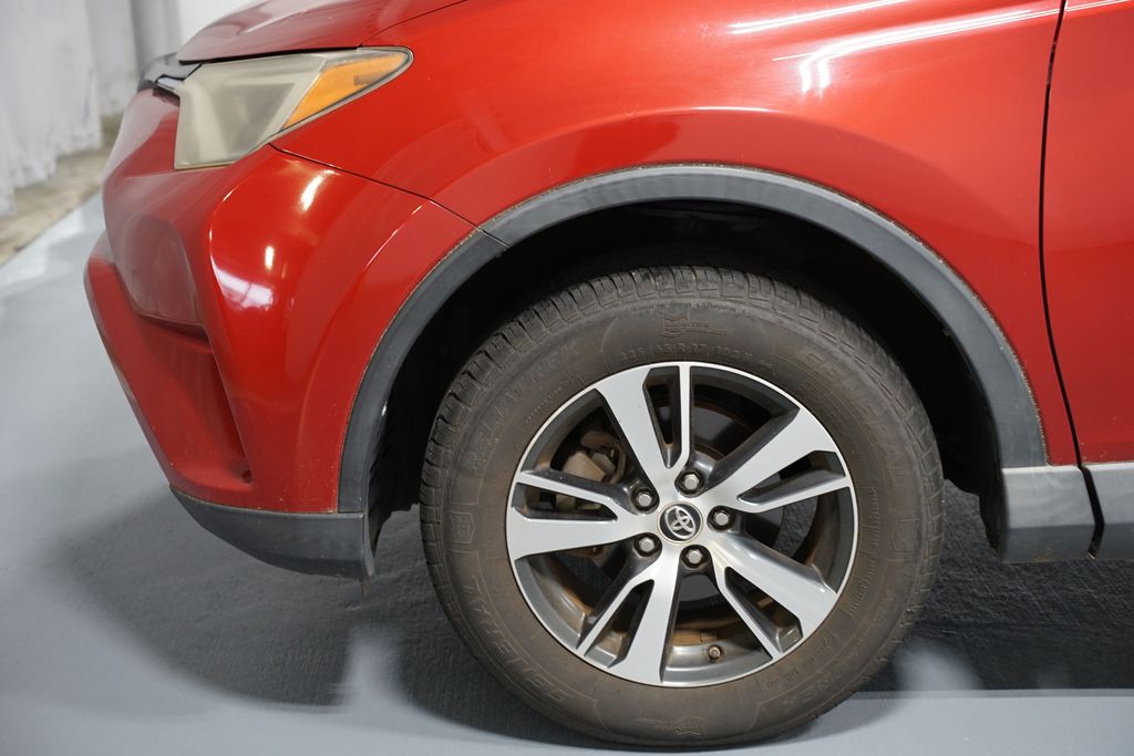 Thumbnail: 2017 Toyota RAV4 - 5