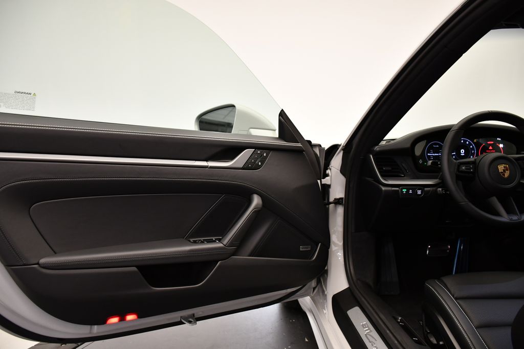 2026 Porsche 911 - Photo 35