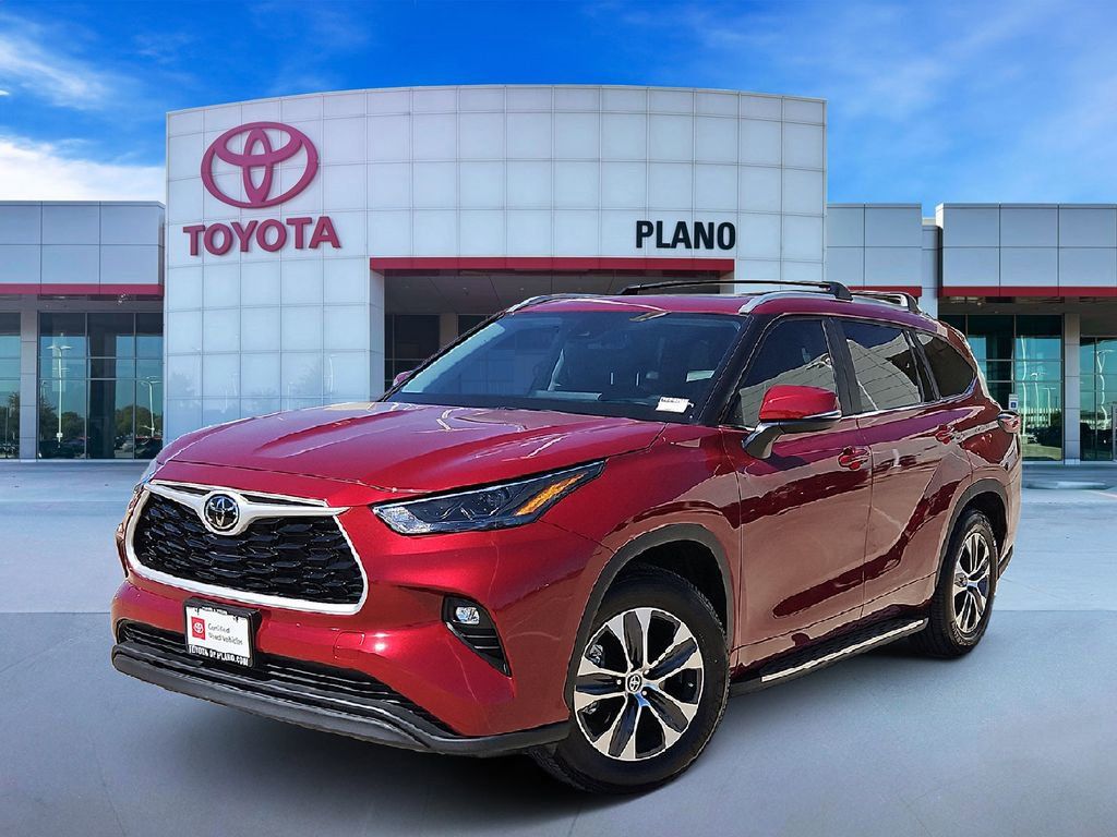 Red (Ruby Flare Pearl) 2024 Toyota Highlander LE FWD SUV / Crossover Front-Wheel Drive 8-Speed Automatic