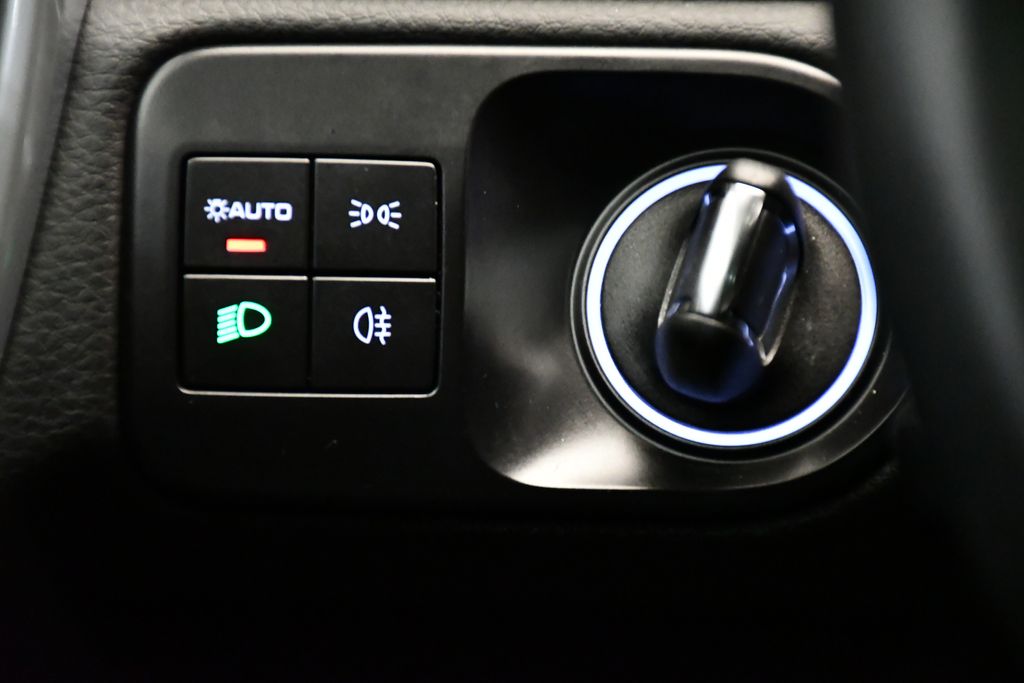 Thumbnail: 2022 Porsche Cayenne - 25