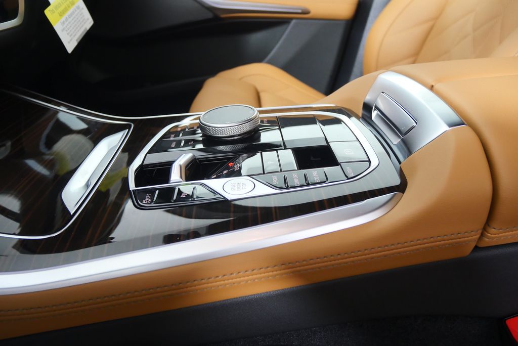 Thumbnail: 2026 BMW X5 - 21