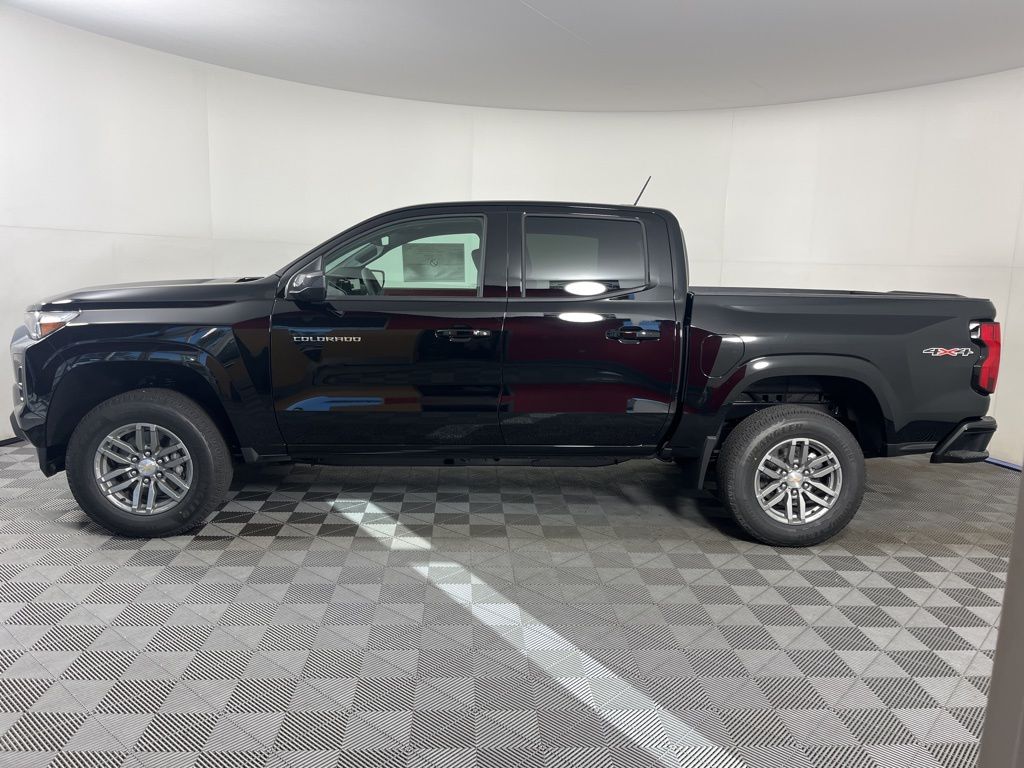 Thumbnail: 2026 Chevrolet Colorado - 2