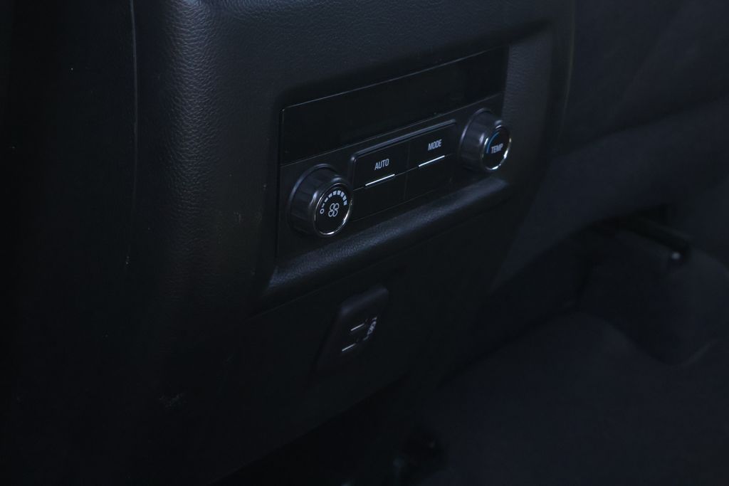 Thumbnail: 2023 Chevrolet Traverse - 29