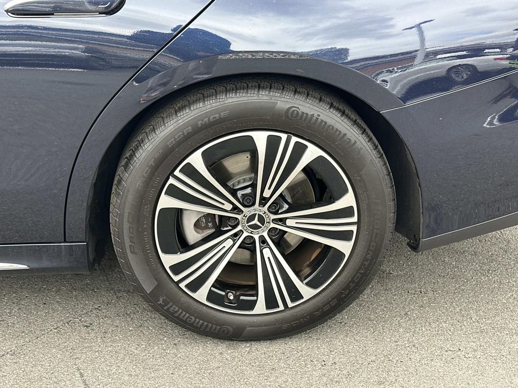 Thumbnail: 2025 Mercedes-Benz E-Class - 15