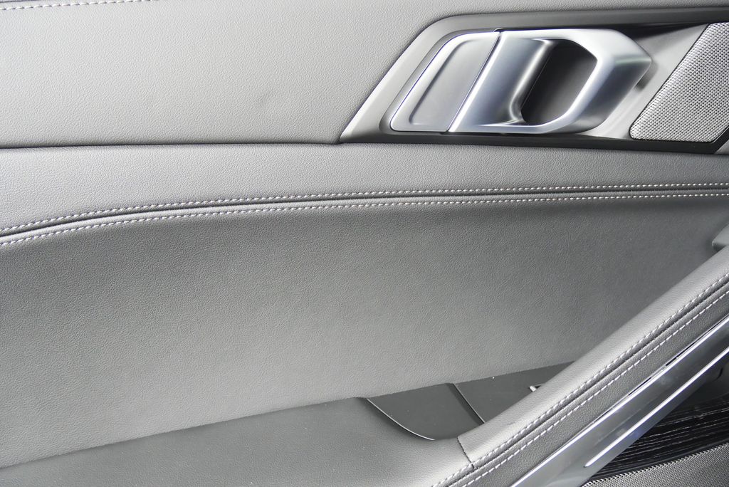 Thumbnail: 2026 BMW X6 - 14