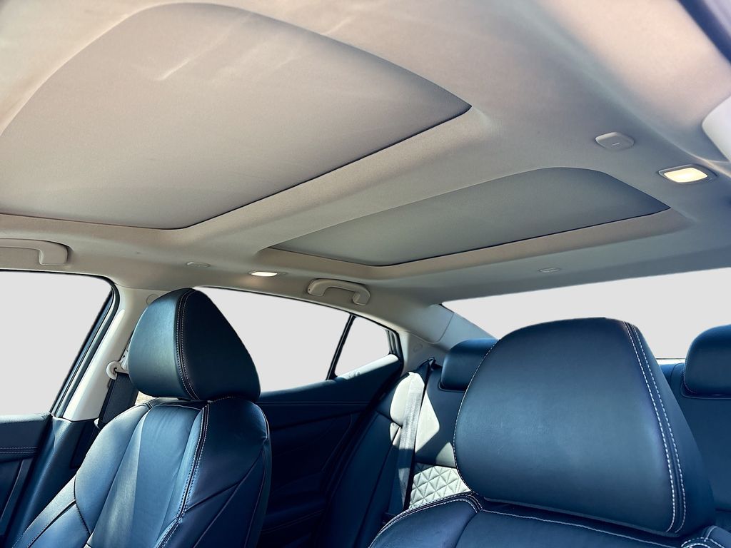 Used 2022 Gray Nissan Platinum image 23