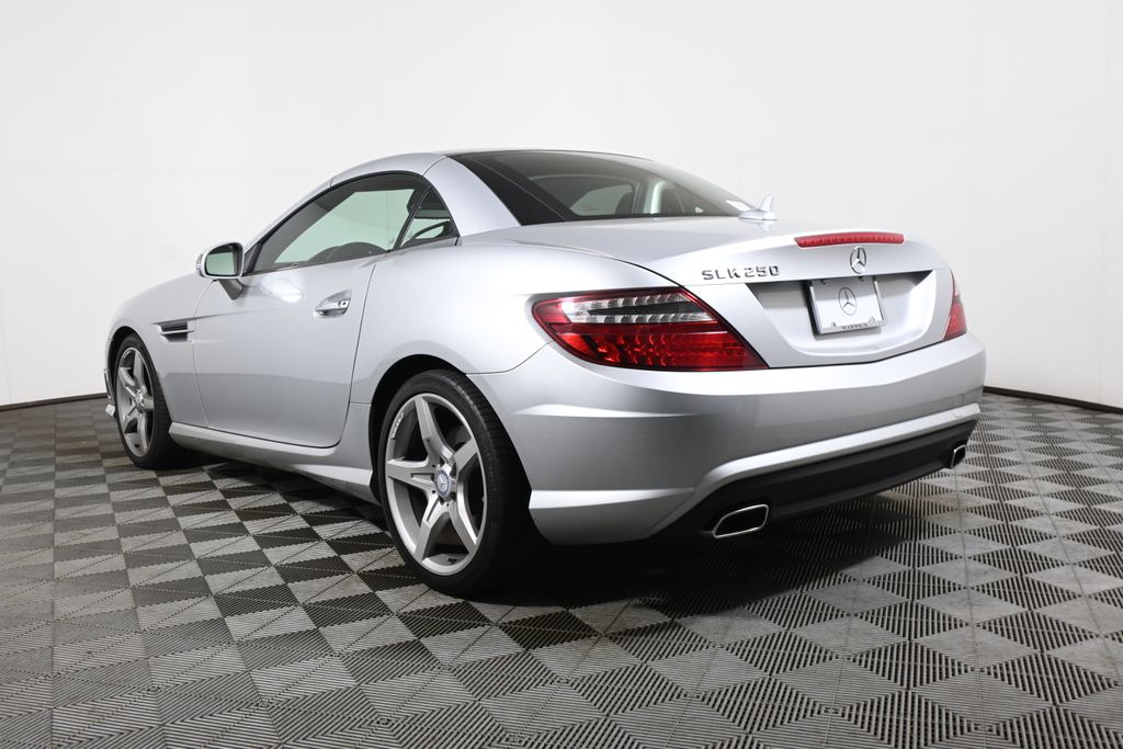 Thumbnail: 2014 Mercedes-Benz SLK - 5