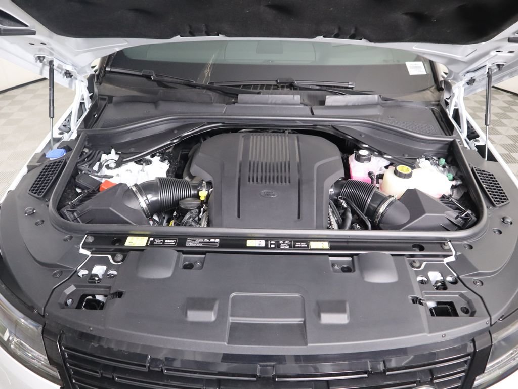 Thumbnail: 2025 Land Rover Range Rover Sport - 31