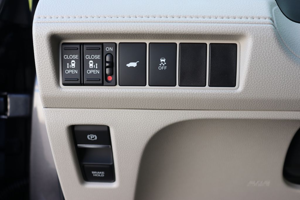 Thumbnail: 2026 Honda Odyssey - 30