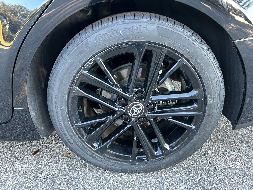 Thumbnail: 2025 Toyota Camry - 9