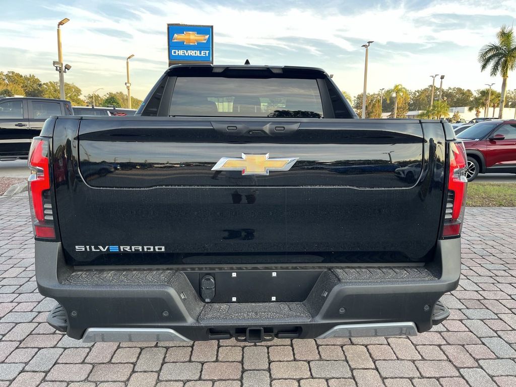 2025 Chevrolet Silverado EV  3