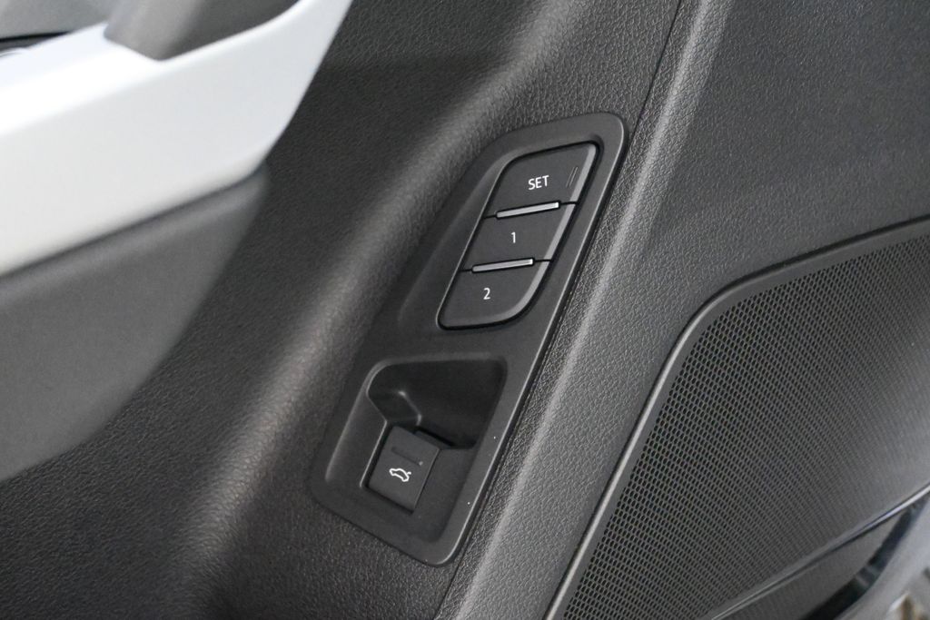 Thumbnail: 2025 Audi Q3 - 24