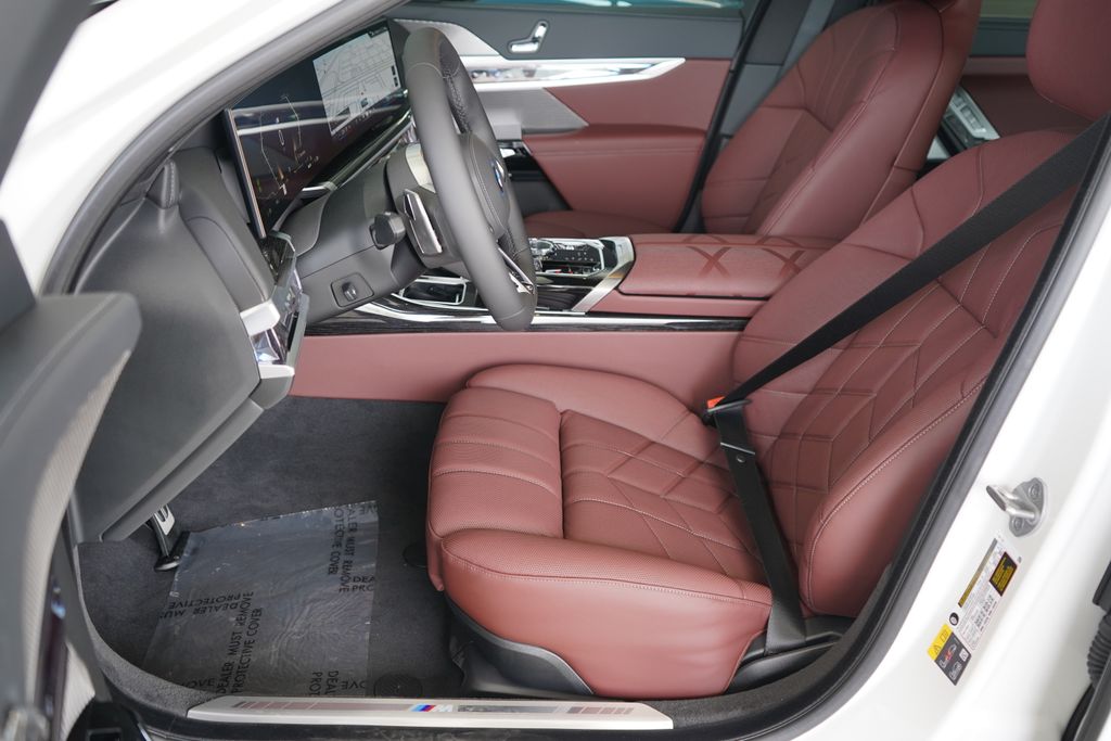 Thumbnail: 2025 BMW i7 - 11