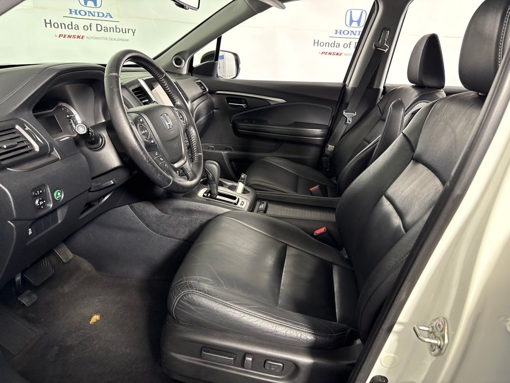 Thumbnail: 2018 Honda Pilot - 15