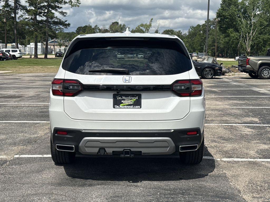 2025 Honda Pilot EX-L White at Community Honda