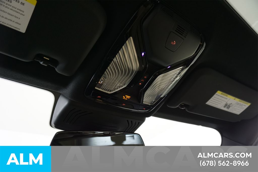 Used 2022 Black BMW sDrive30i image 61
