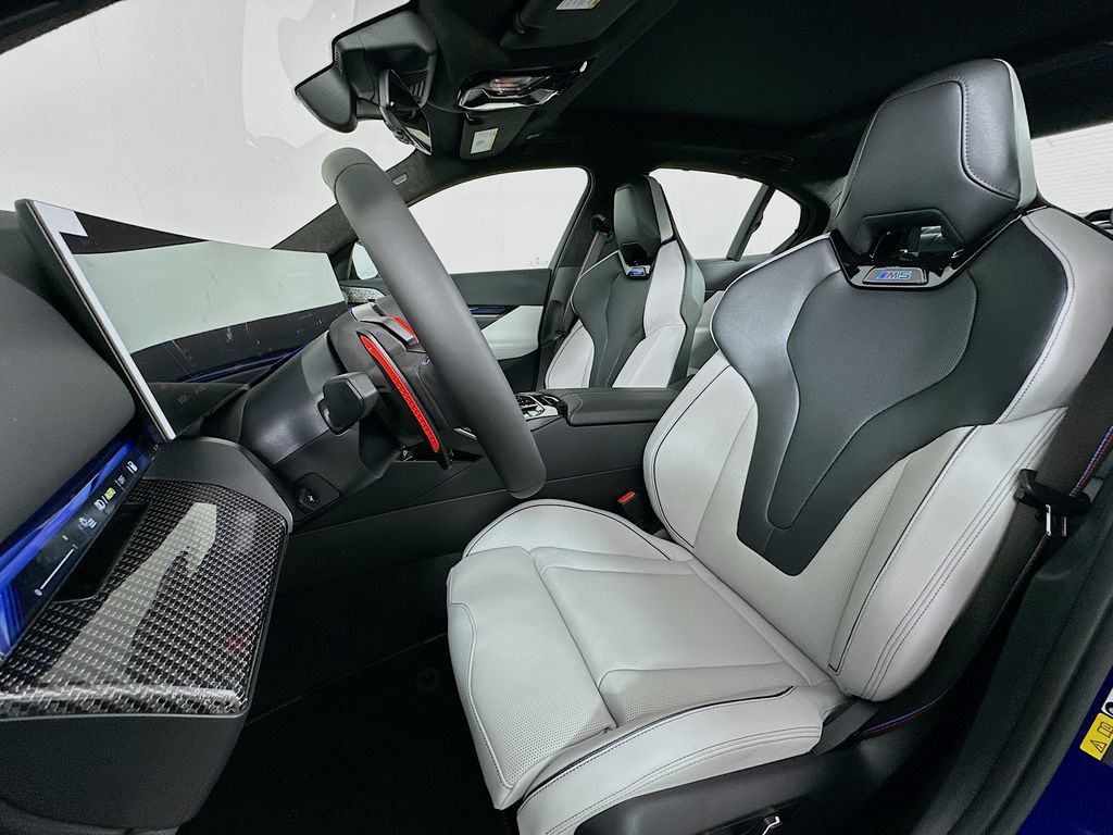 Thumbnail: 2026 BMW M5 - 16