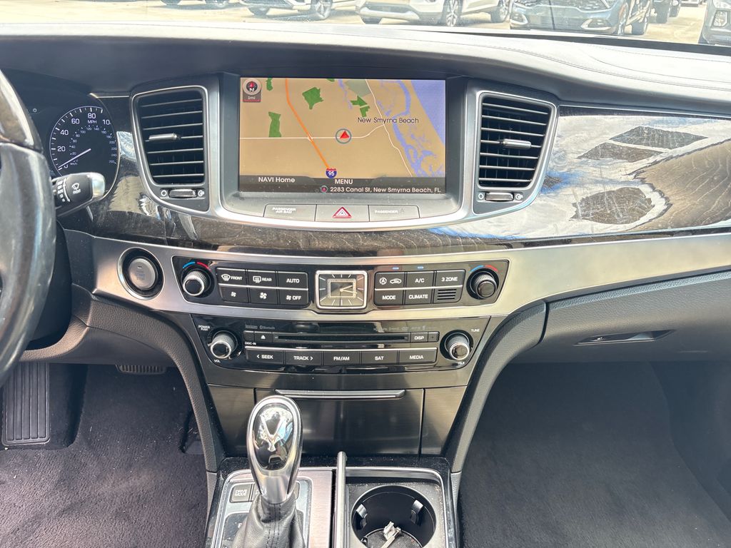 Used 2015 Gray Hyundai Signature image 23