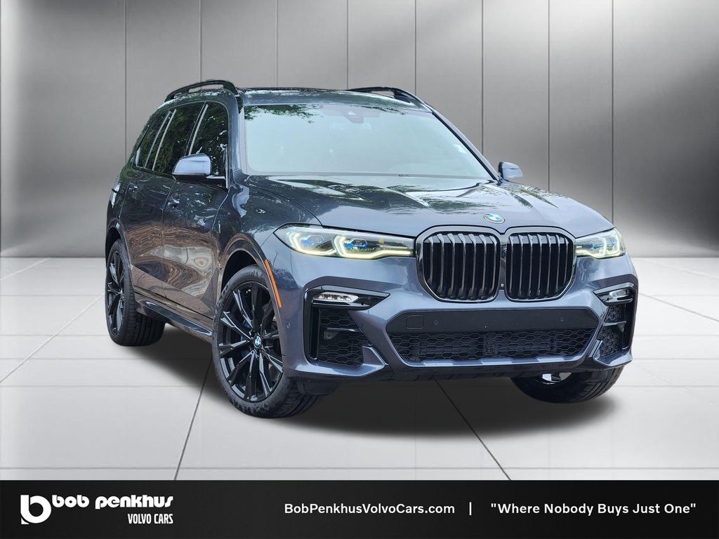 2022 BMW X7 M50i