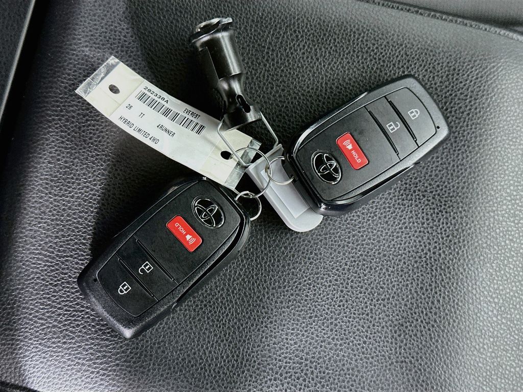 Toyota4Runner i-FORCE MAX Hybrid34