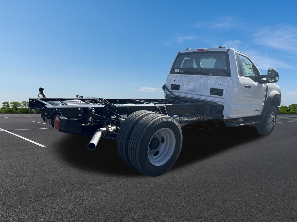 New 2025 Ford Super Duty F-600 Chassis Regular Cab (DRW) 169" Wheelbase XL