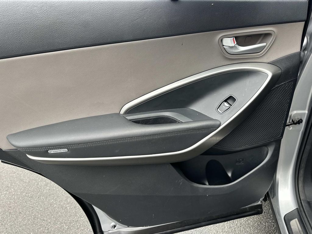 Thumbnail: 2018 Hyundai Santa Fe - 30