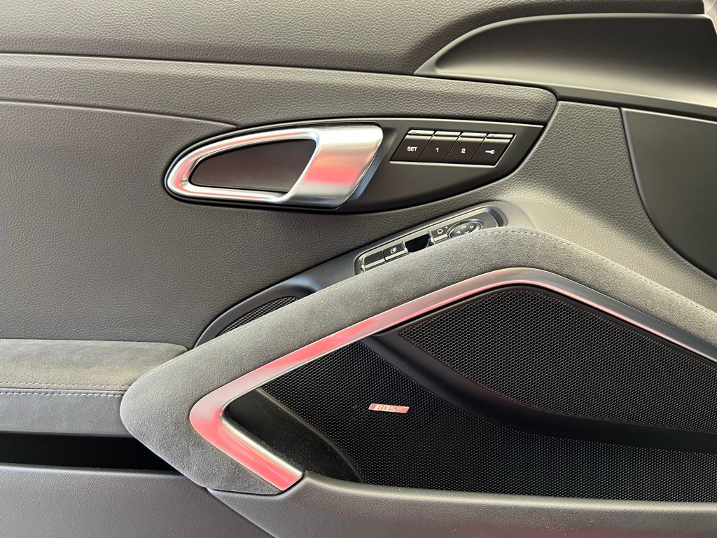 Thumbnail: 2018 Porsche 718 Cayman - 19