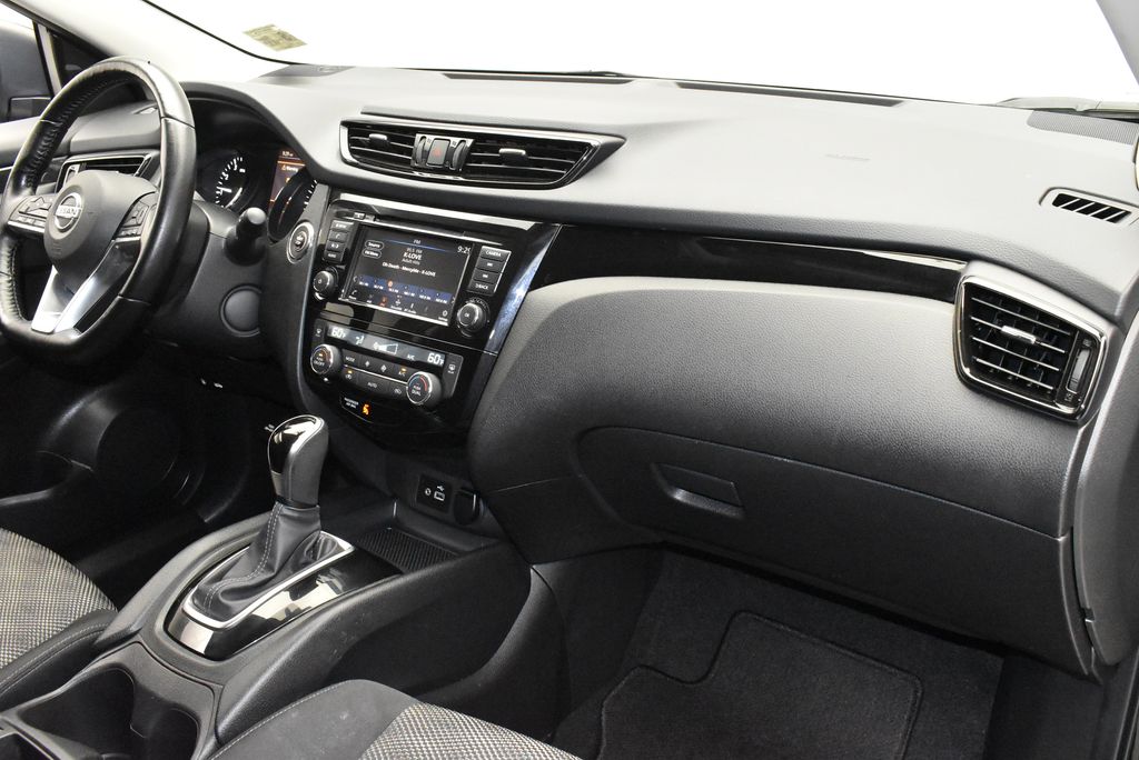 Thumbnail: 2021 Nissan Rogue Sport - 28