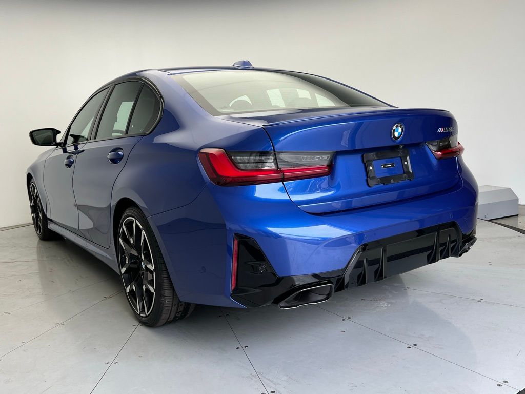 Thumbnail: 2025 BMW 3 Series - 4