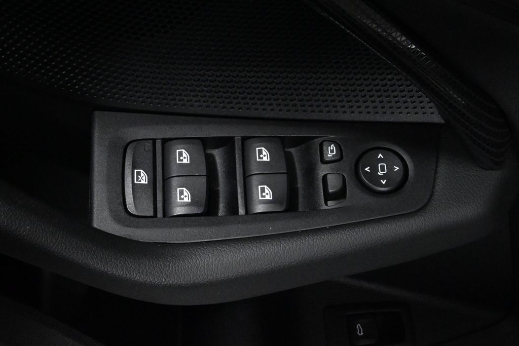 Thumbnail: 2024 BMW 2 Series - 30