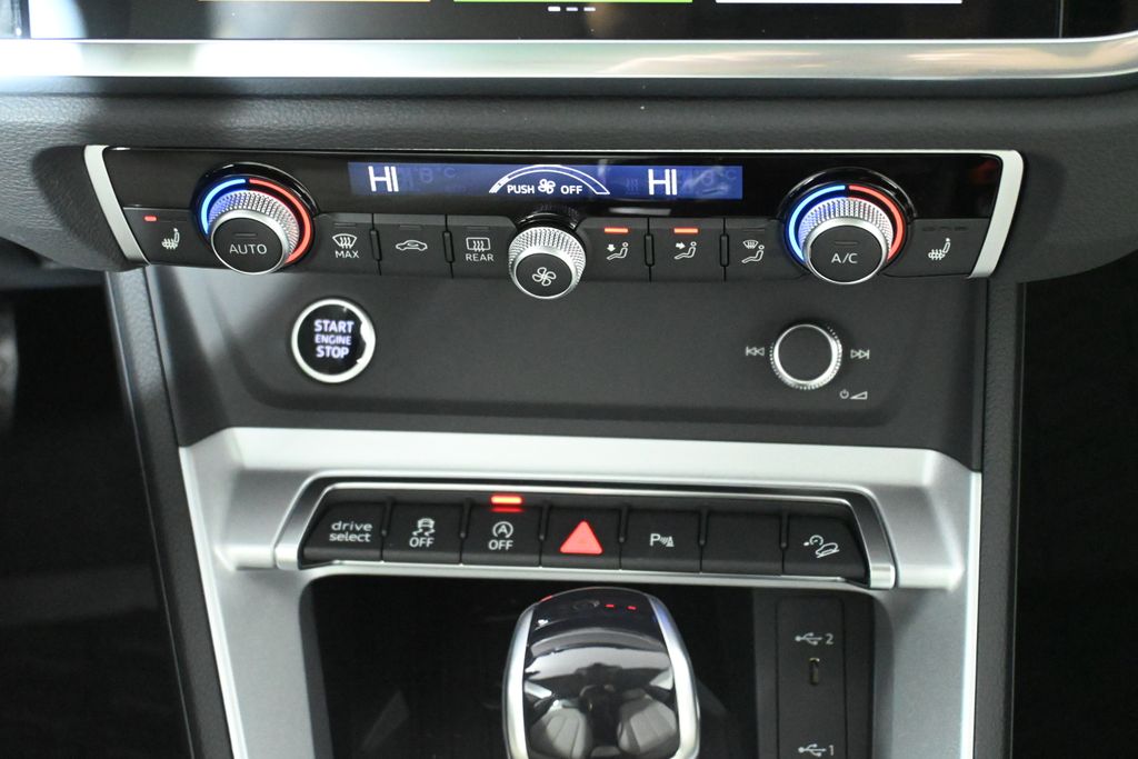 Thumbnail: 2025 Audi Q3 - 18