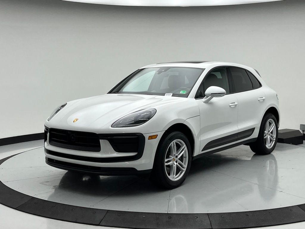 2022 Porsche Macan  -
                  Chantilly, VA