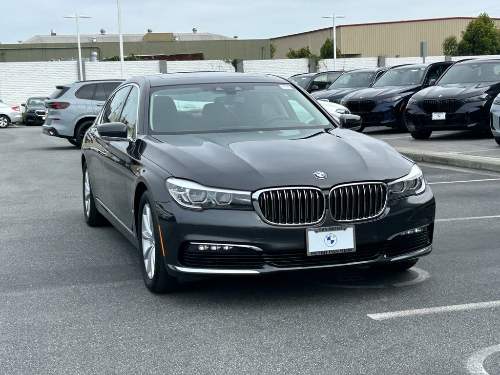 Thumbnail: 2018 BMW 7 Series - 7