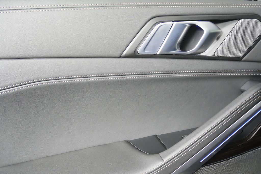 Thumbnail: 2025 BMW X6 - 14