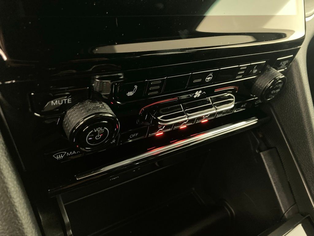 New 2025 Gray Jeep Limited image 7