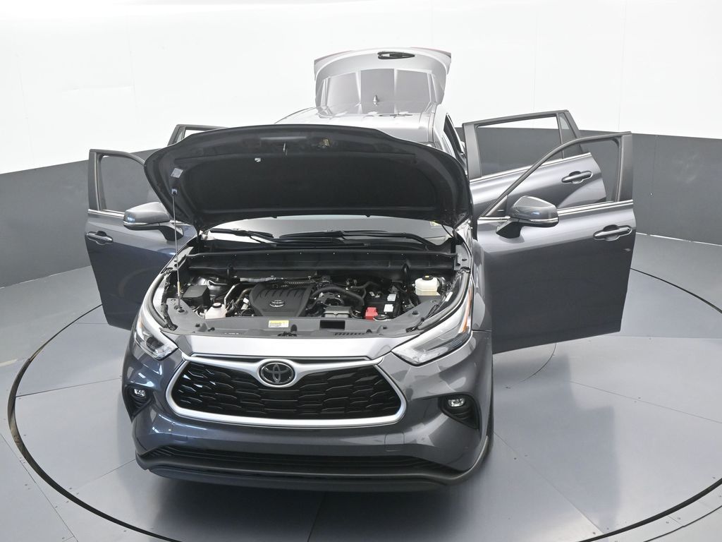 Used 2024 Gray Toyota LE image 100