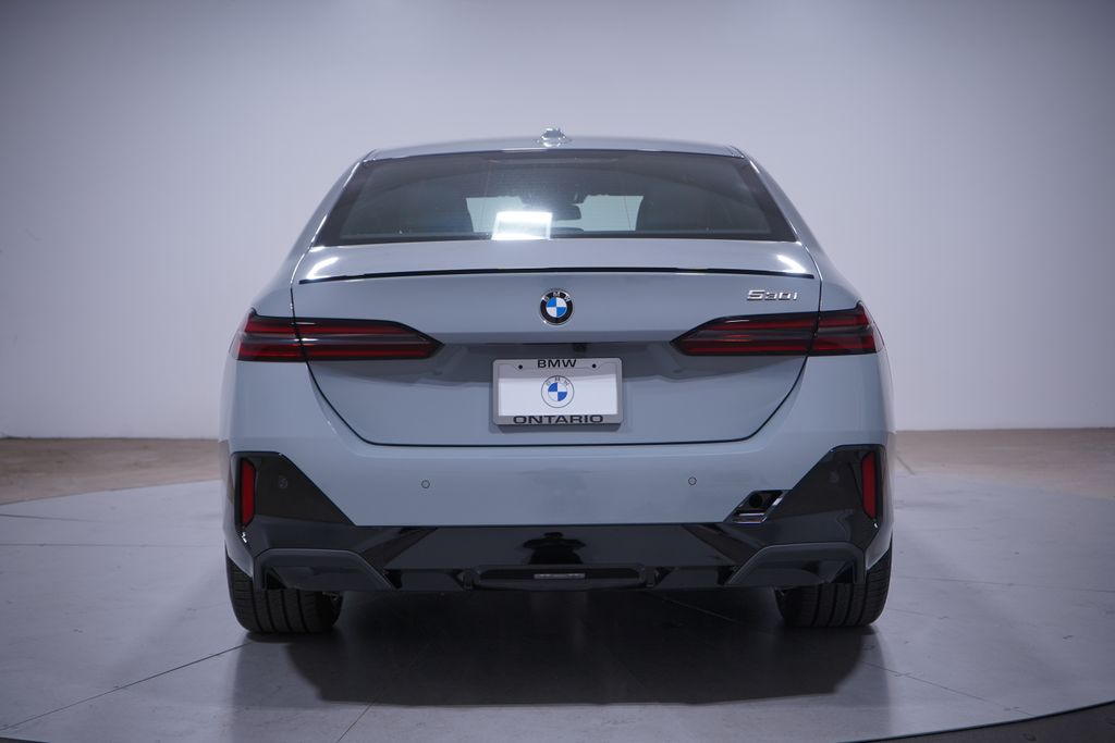 Thumbnail: 2026 BMW 5 Series - 5