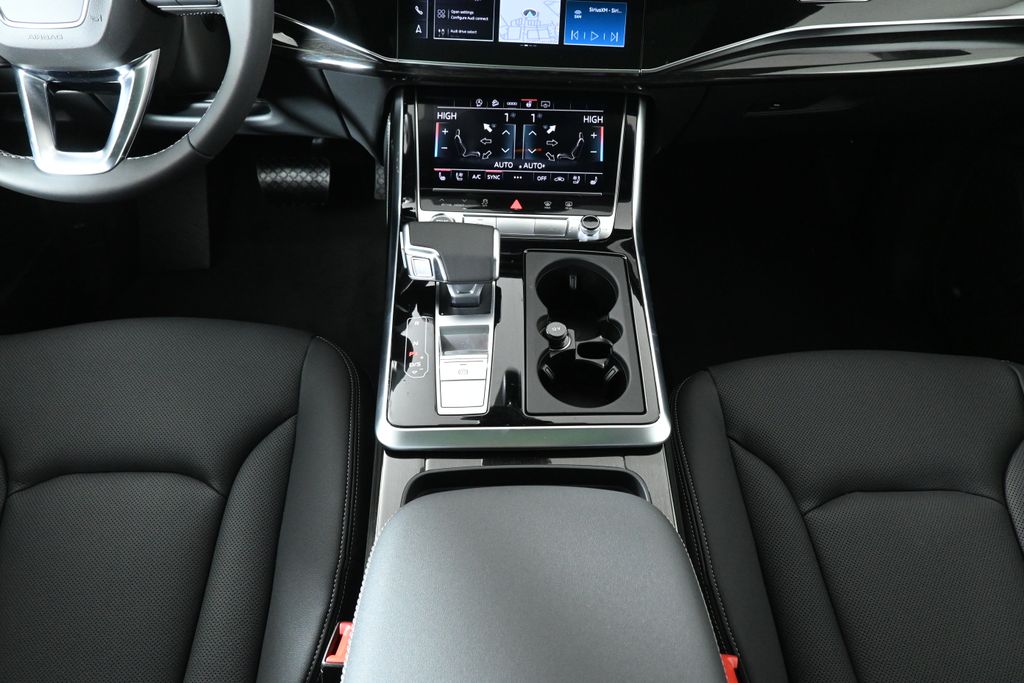 Thumbnail: 2026 Audi Q8 - 19