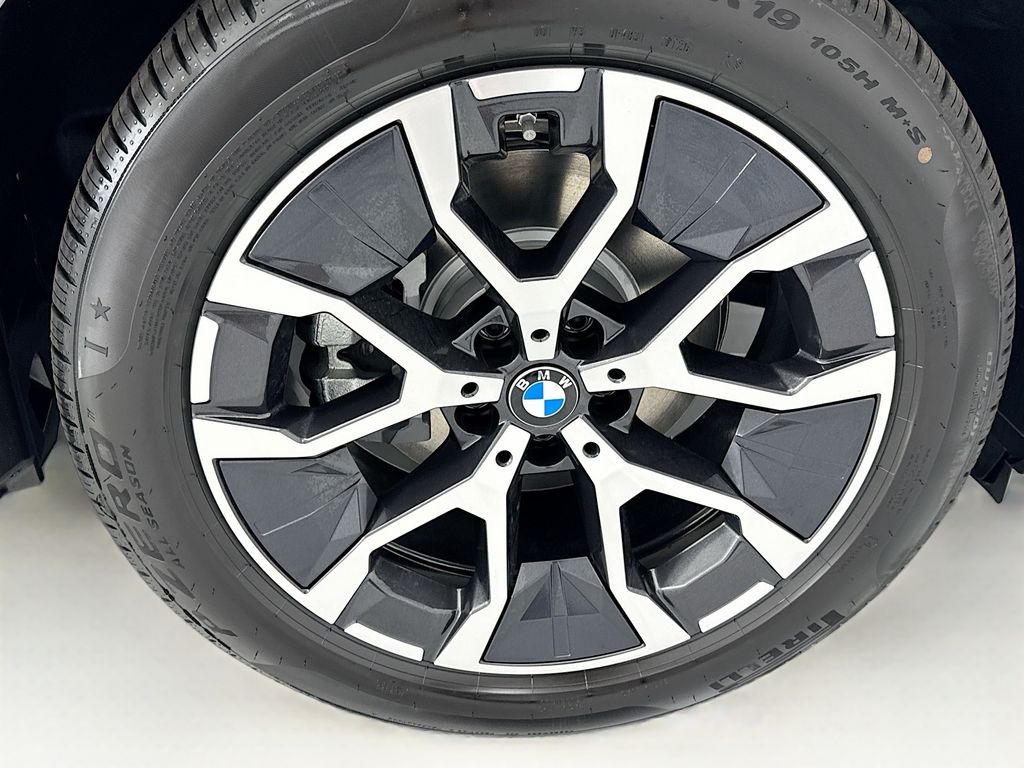 New 2026 Beige BMW 30 xDrive image 30